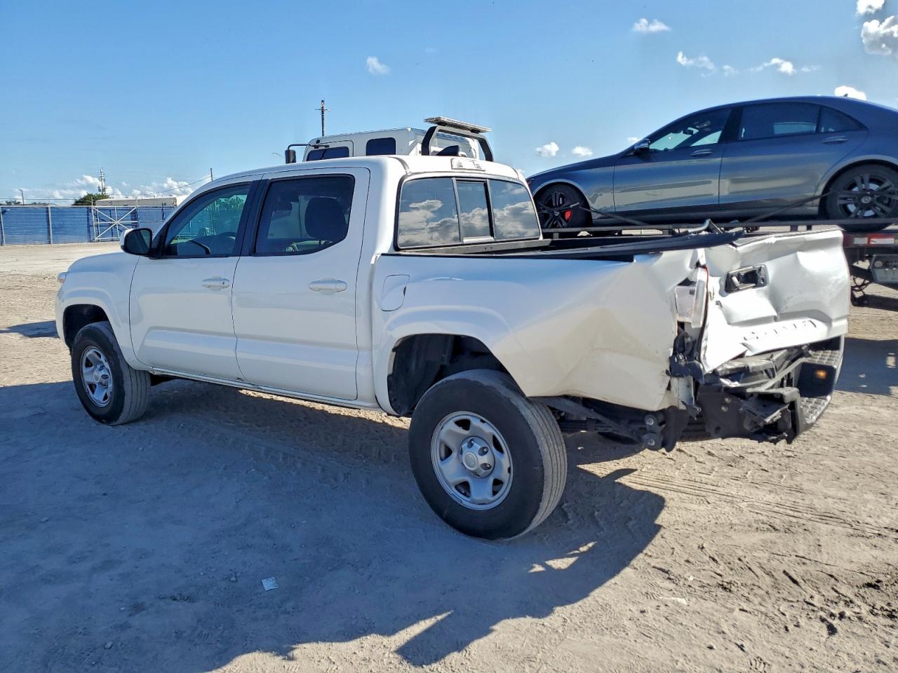 2022 Toyota Tacoma Double Cab - Фото 2