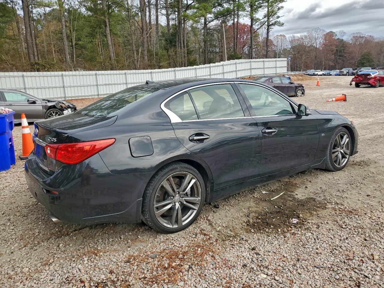 2017 Infiniti Q50 Premium - Image 3