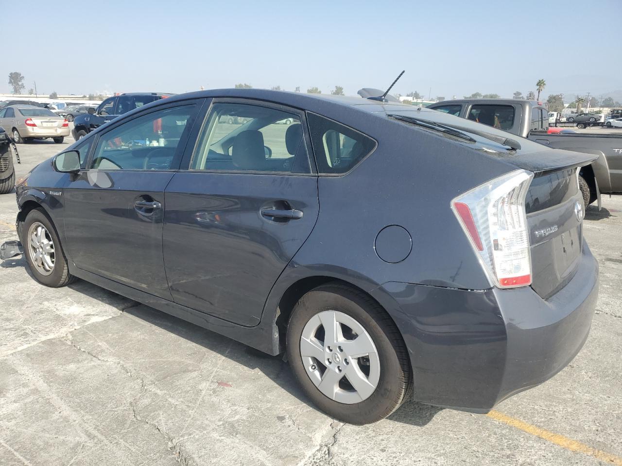 2011 Toyota Prius - Image 2