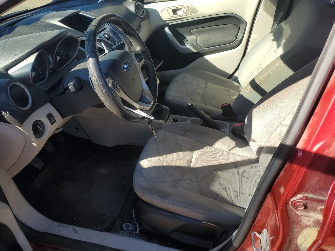 2011 Ford Fiesta Se - Фото 7