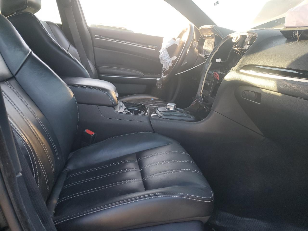 2019 Chrysler 300 S - Фото 7