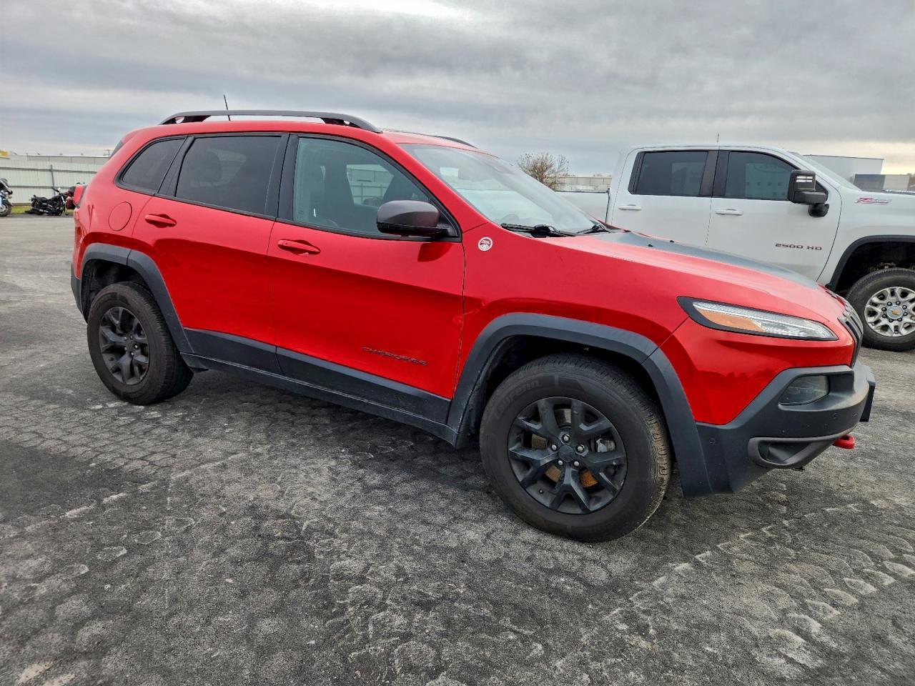 2017 Jeep Cherokee Trailhawk - Image 4