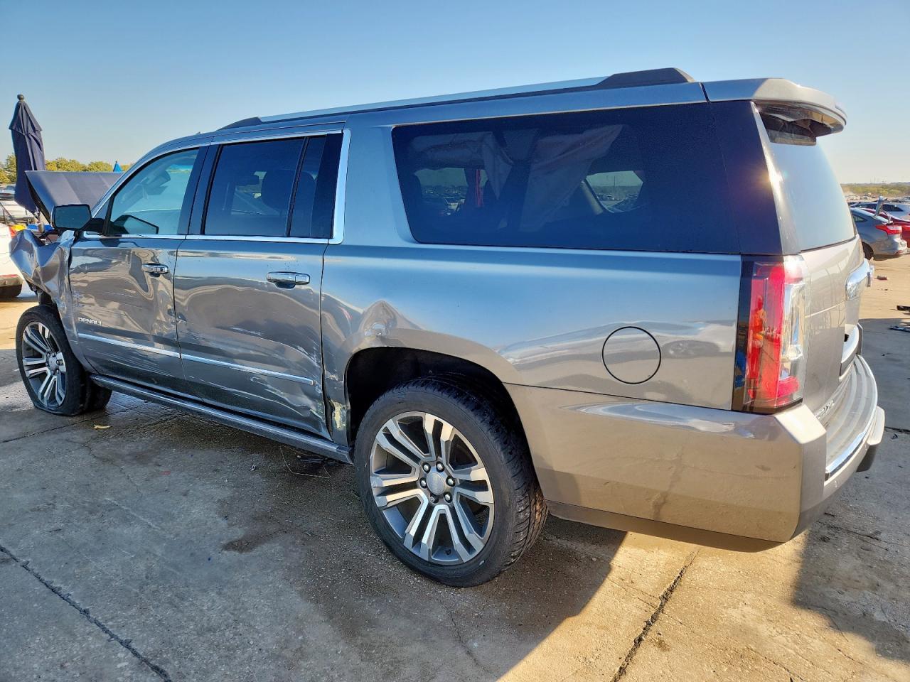 2019 GMC Yukon Xl Denali - Фото 2