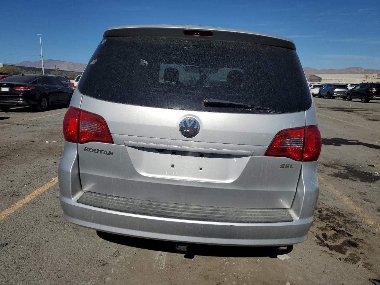 2009 Volkswagen Routan - Фото 6