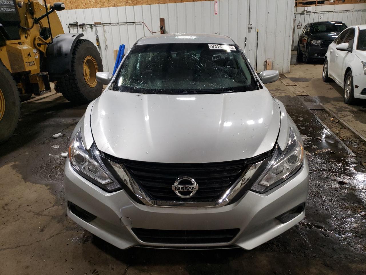 2017 Nissan Altima 2.5 - Image 5