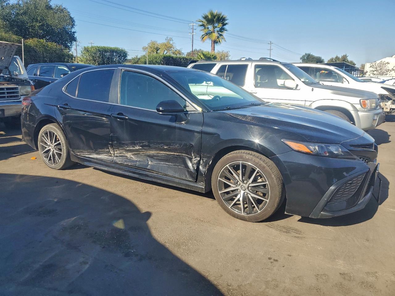 2021 Toyota Camry Se - Image 4