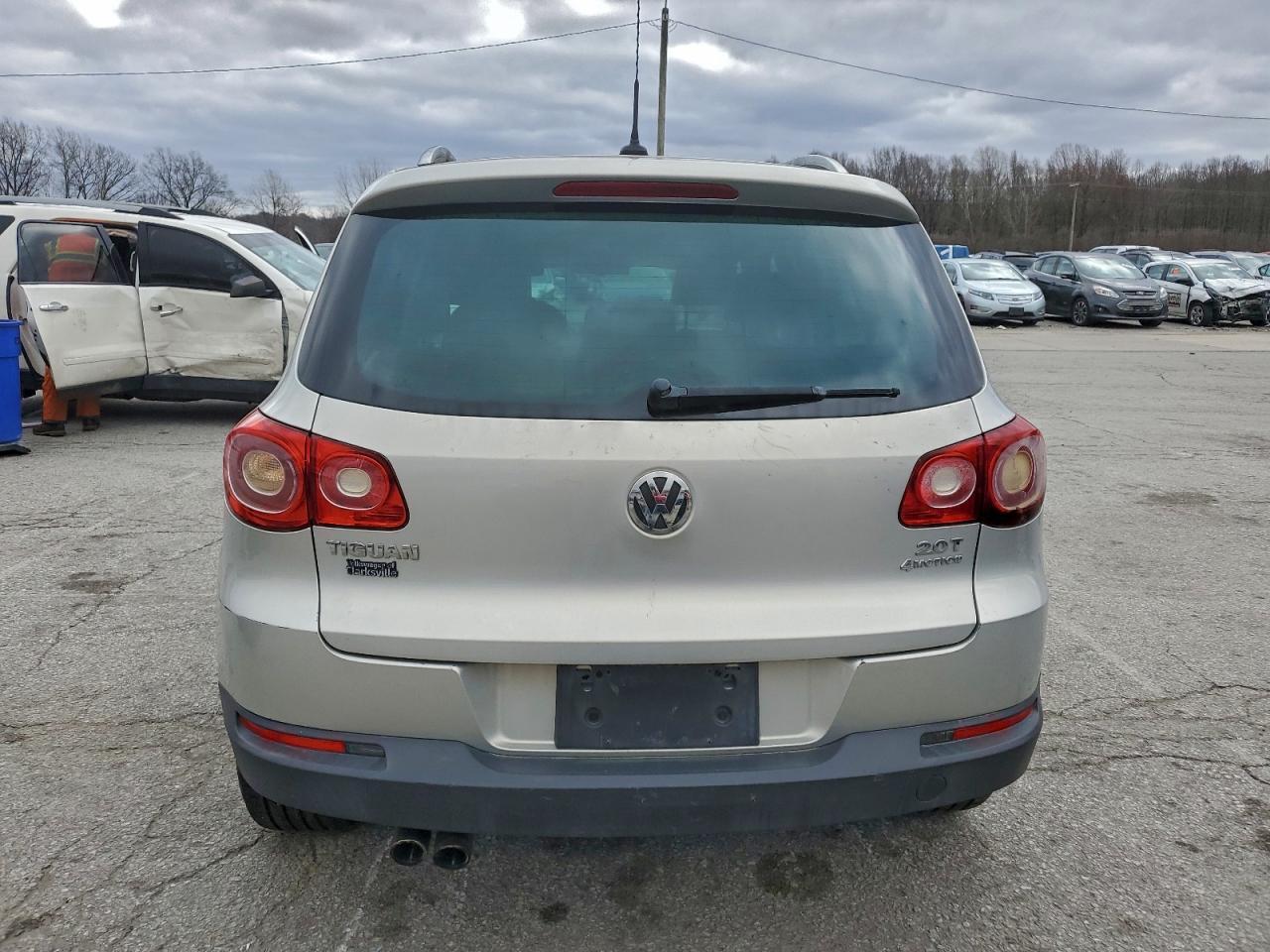 2011 Volkswagen Tiguan S - Image 6