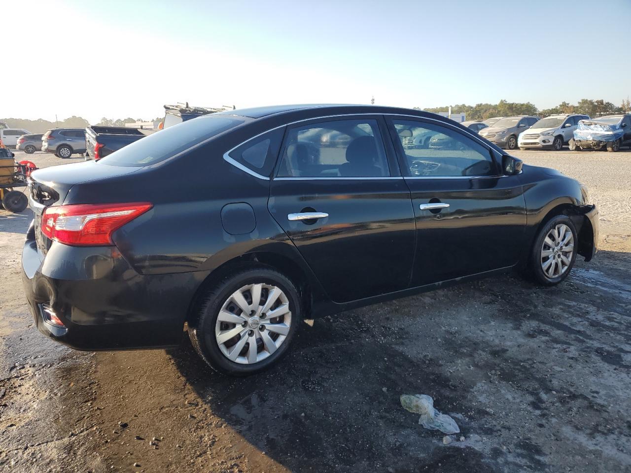 2017 Nissan Sentra S - Фото 3