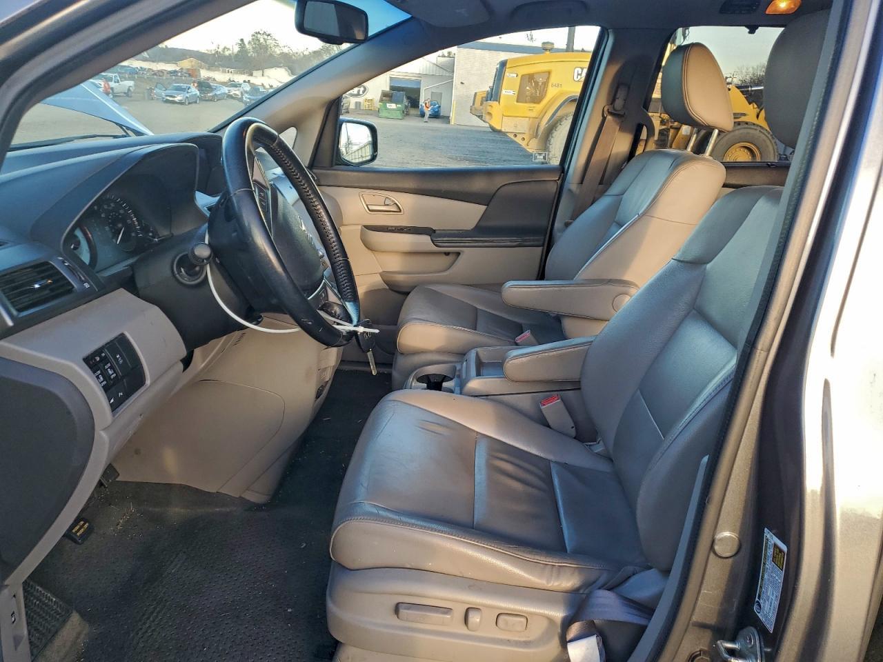2011 Honda Odyssey Touring - Фото 7
