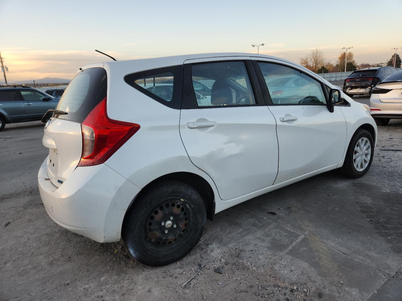 2014 Nissan Versa Note S - Фото 3