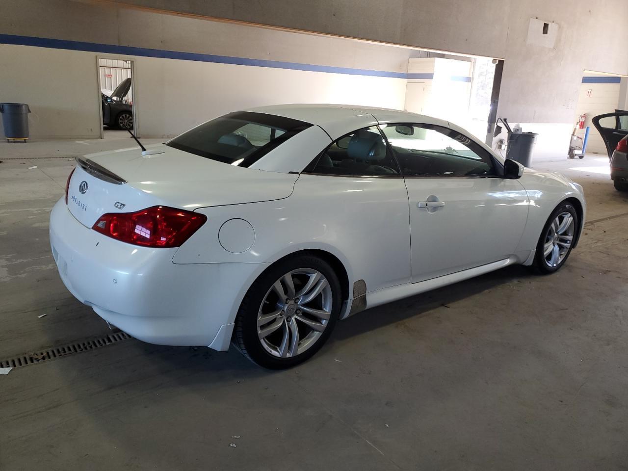 2010 Infiniti G37 Base - Image 3