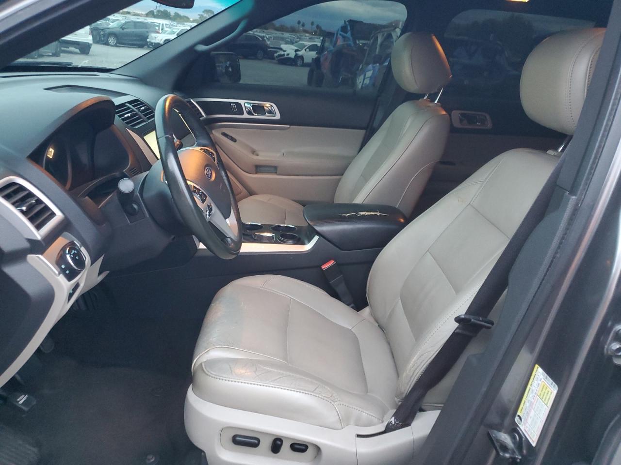 2011 Ford Explorer Xlt - Image 7