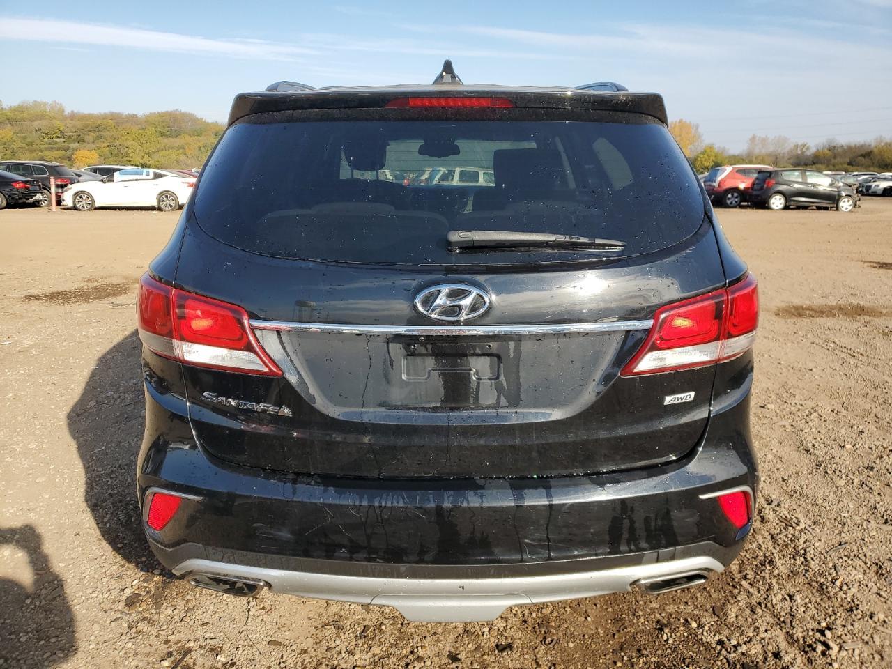 2017 Hyundai Santa Fe Se - Image 6