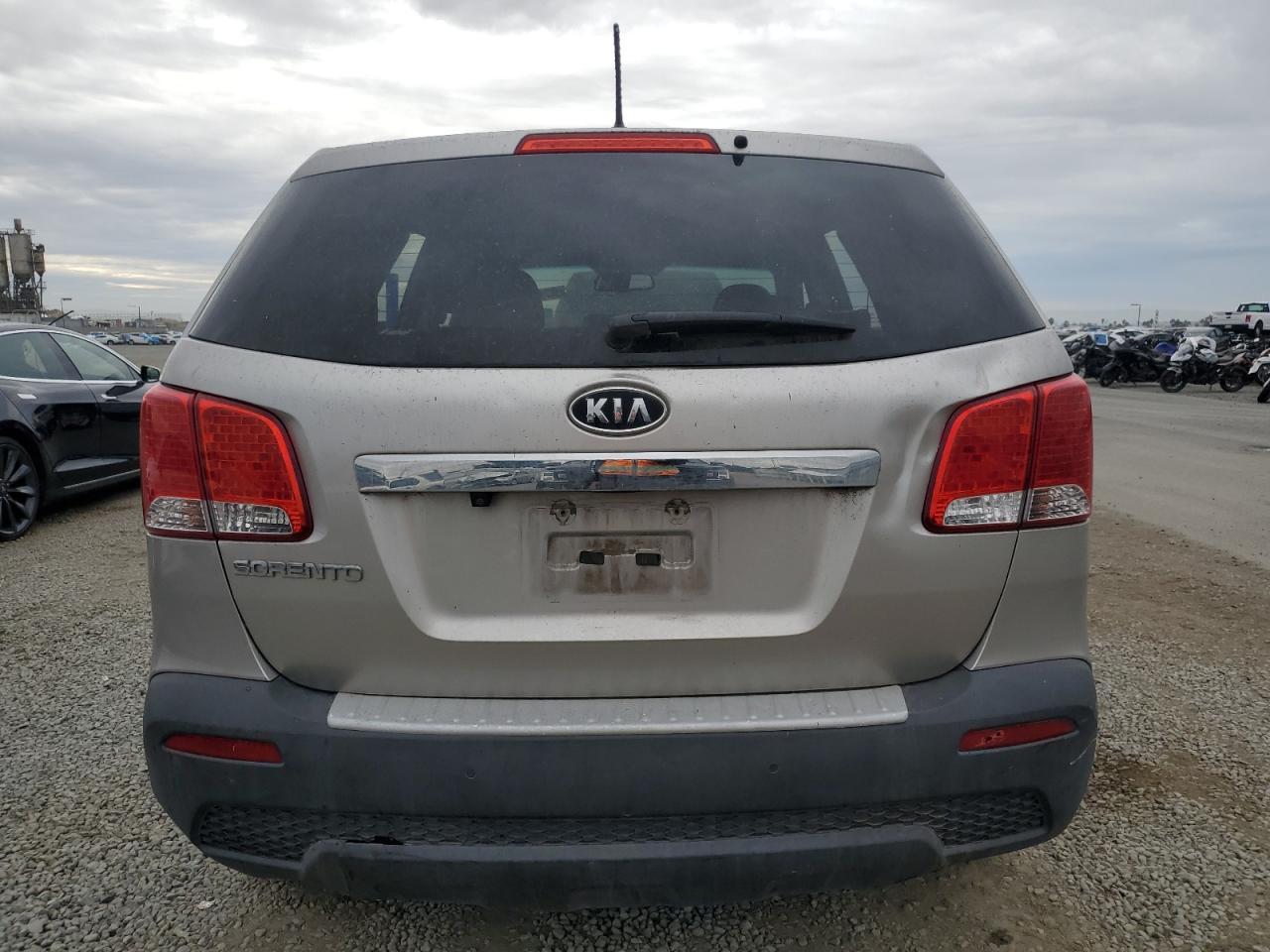 2013 Kia Sorento Lx - Image 6