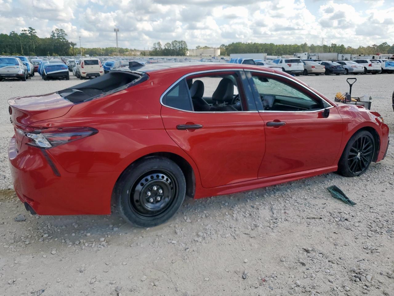 2022 Toyota Camry Xse - Фото 3