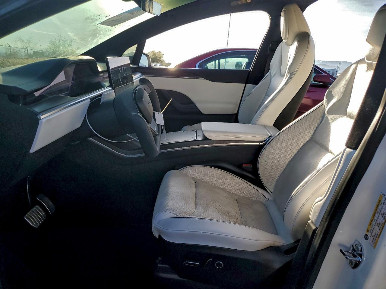 2022 Tesla Model X - Фото 7