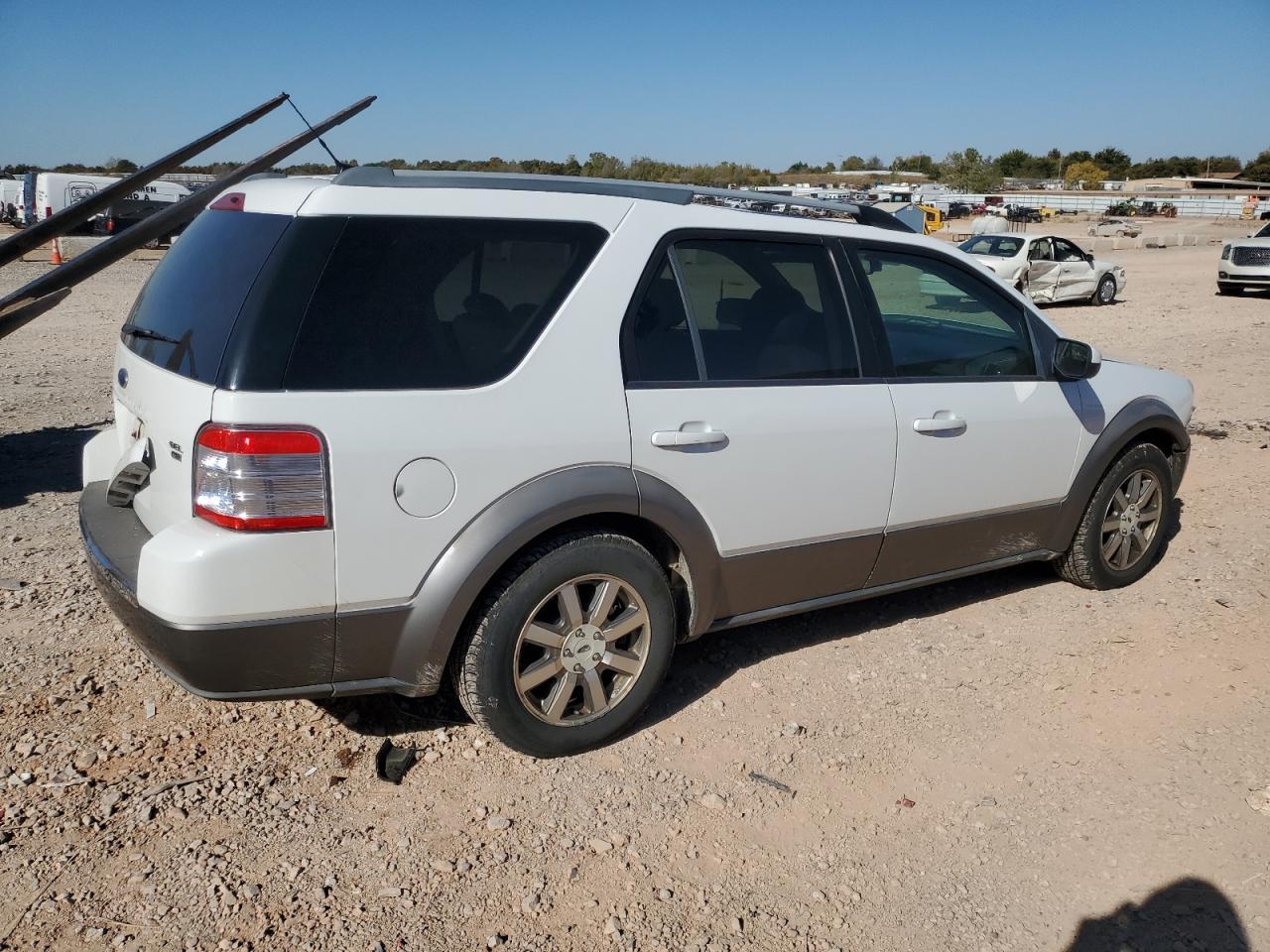 2008 Ford Taurus X Sel - Image 3