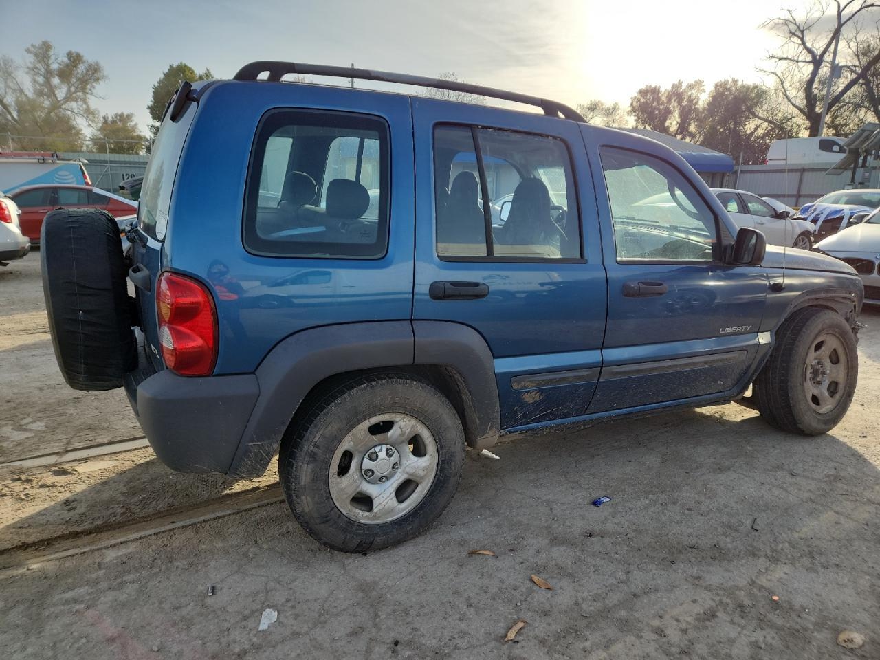 2004 Jeep Liberty Sport - Image 3
