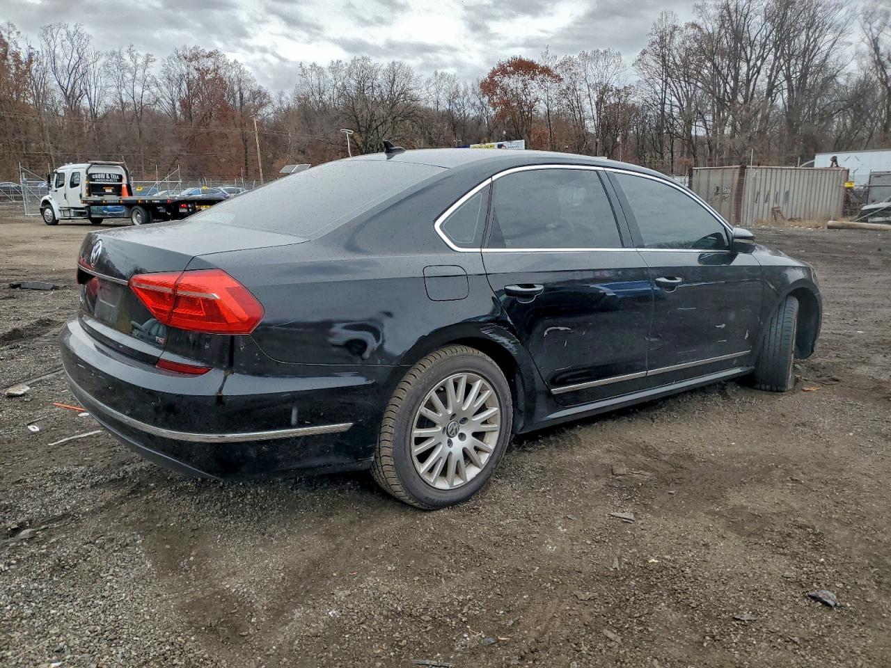 2016 Volkswagen Passat Se - Фото 3