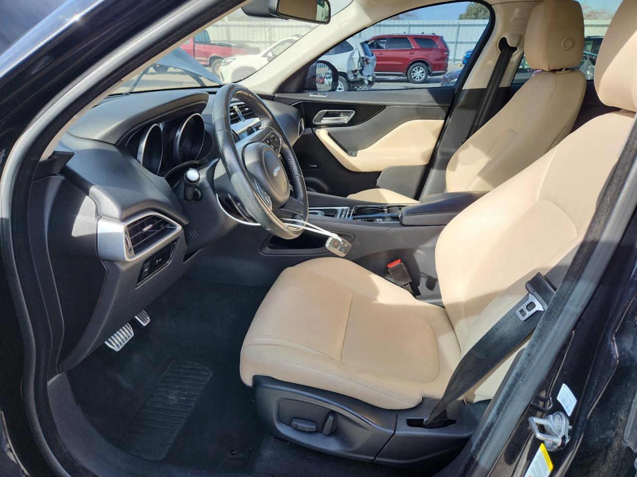 2017 Jaguar F-Pace Premium - Image 7