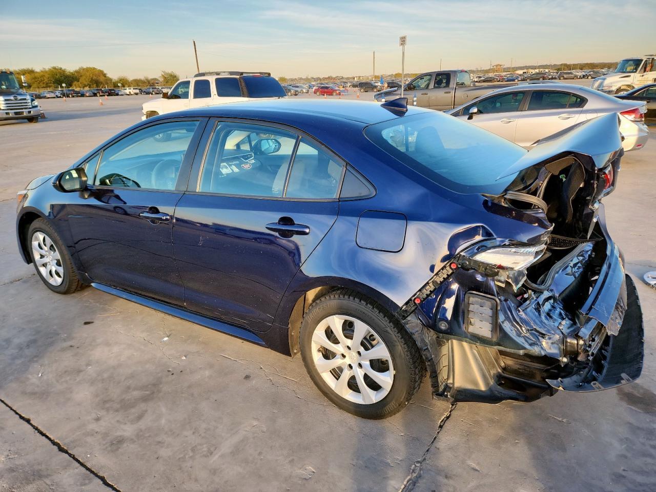 2022 Toyota Corolla Le - Image 2