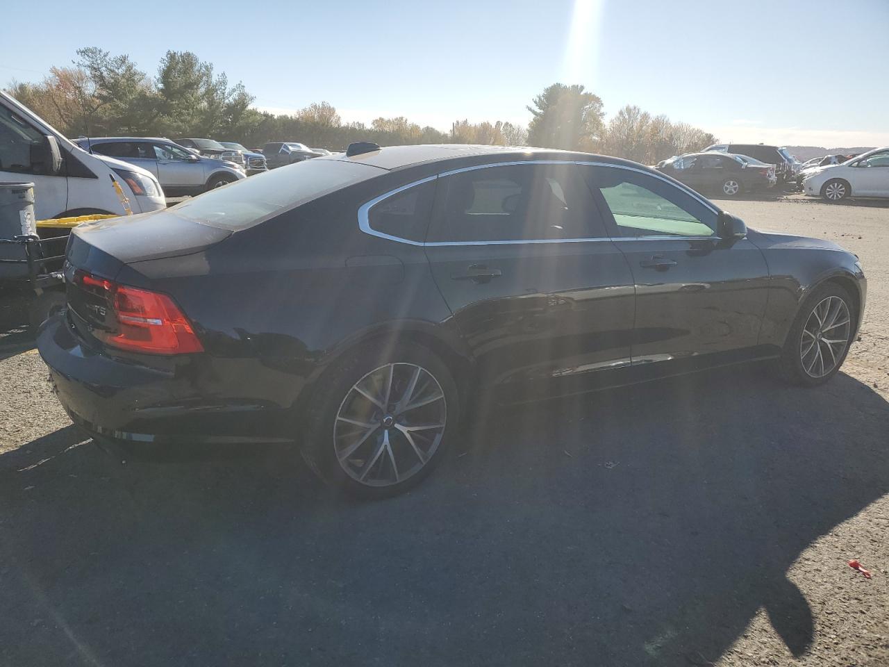 2018 Volvo S90 T5 Momentum - Фото 3