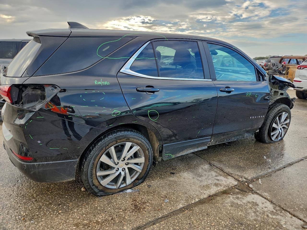 2023 Chevrolet Equinox Lt - Image 3