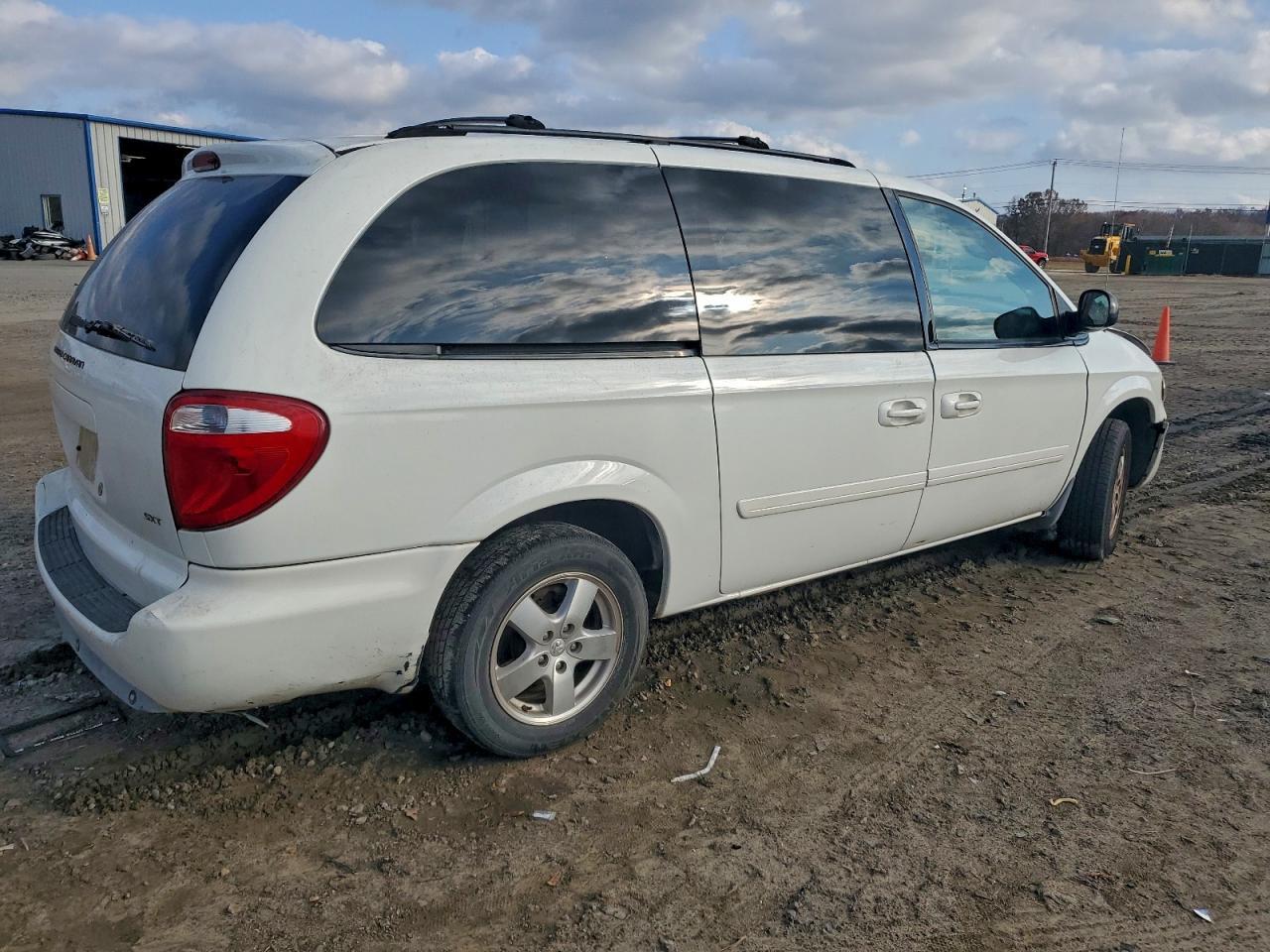 2007 Dodge Grand Caravan Sxt - Image 3
