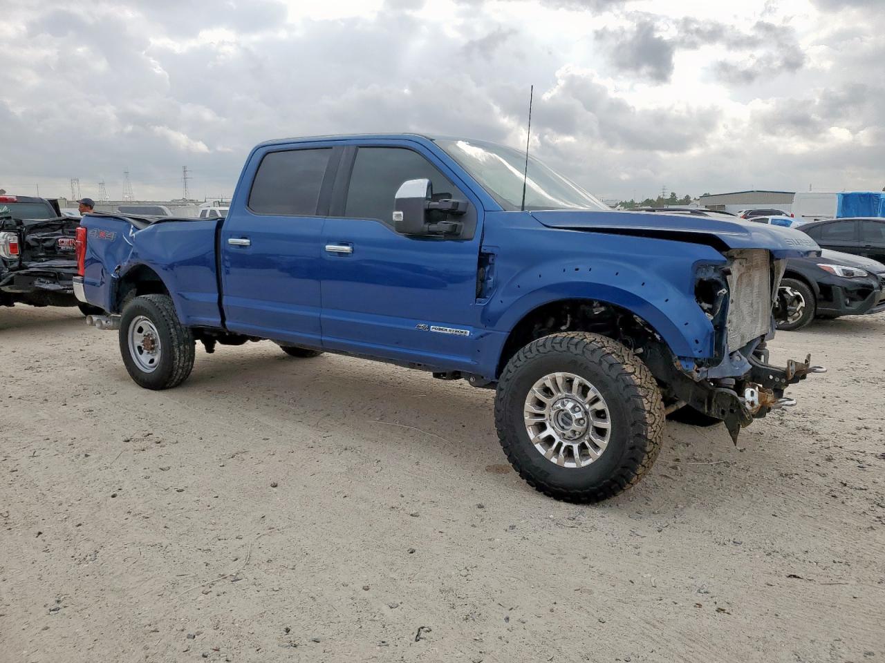 2022 Ford F250 Super Duty - Image 4