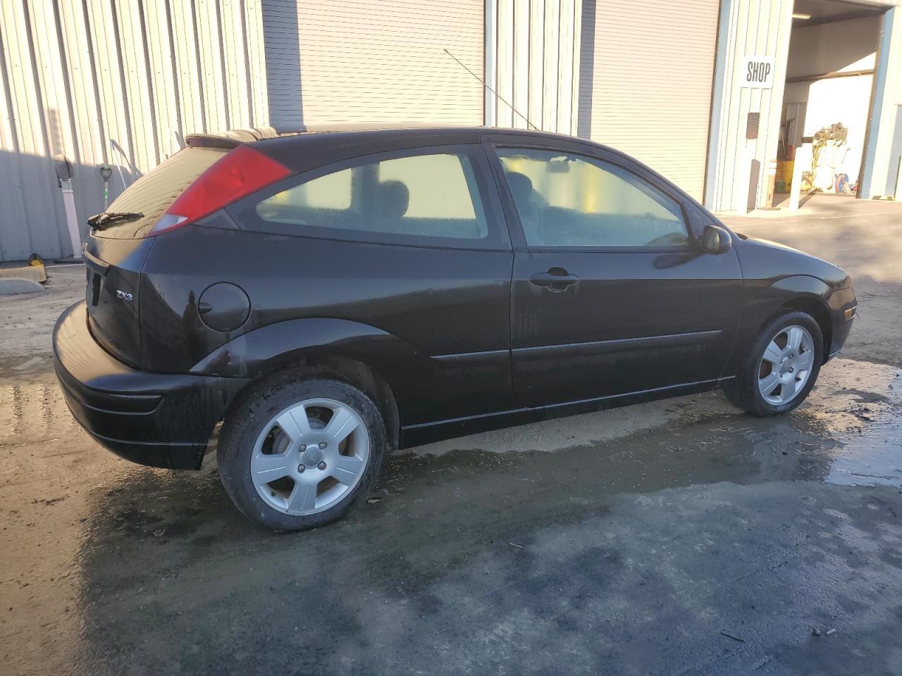 2005 Ford Focus Zx3 - Фото 3