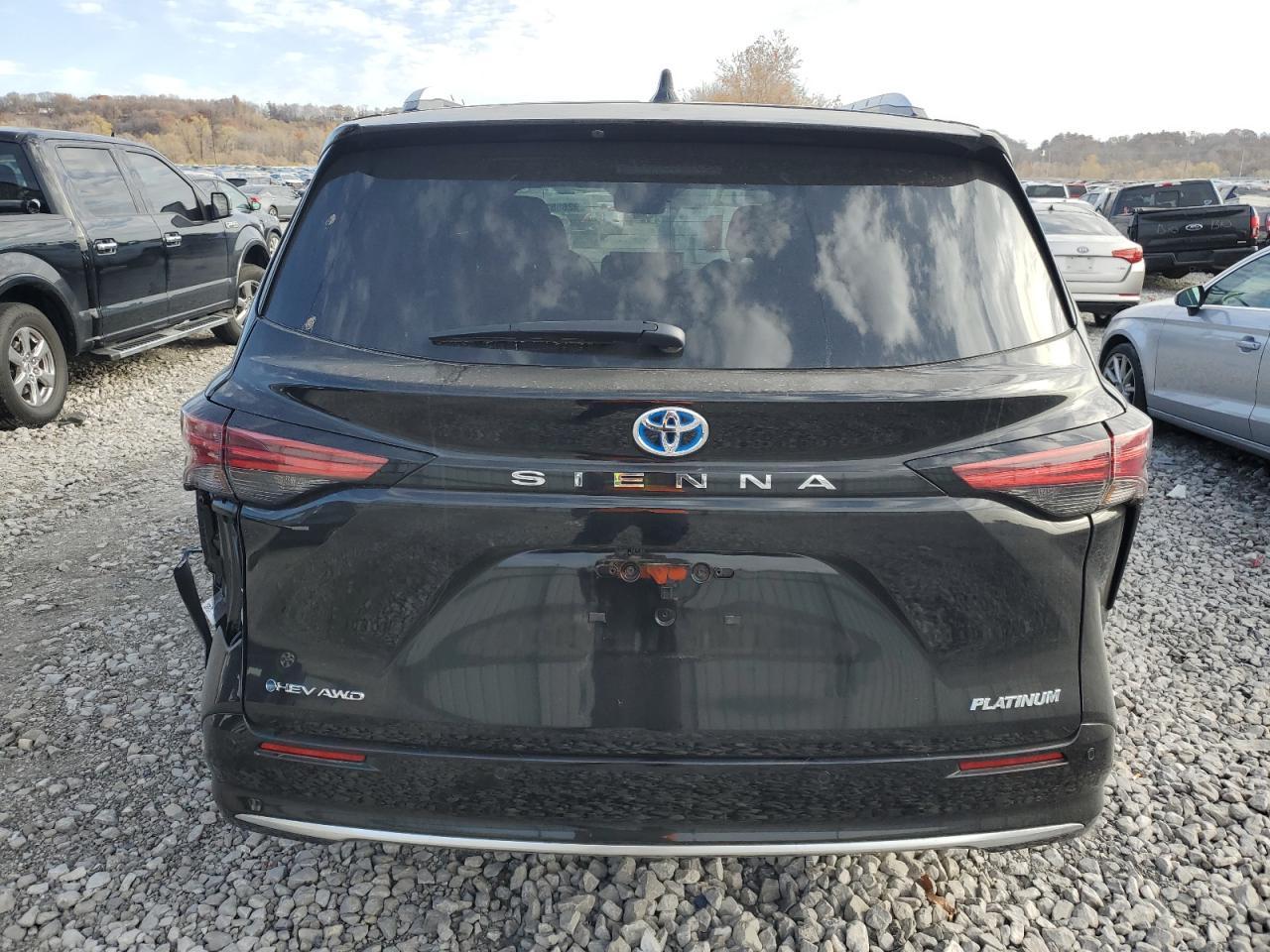 2025 Toyota Sienna Limited - Image 6