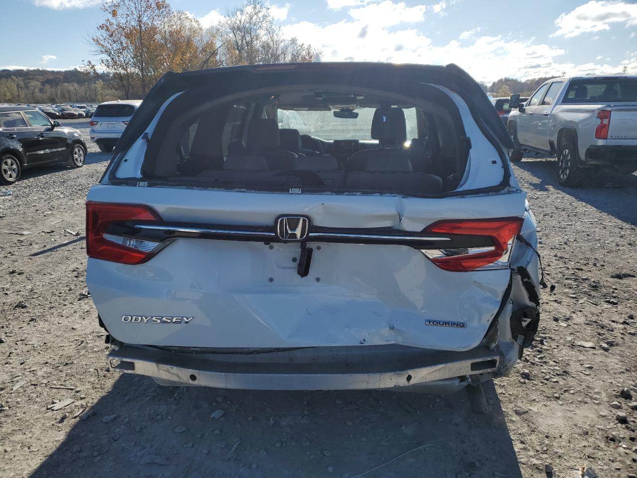 2021 Honda Odyssey Touring - Image 6
