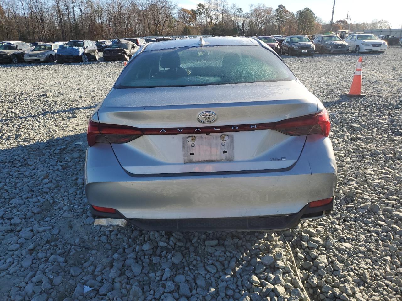 2019 Toyota Avalon Xle - Image 6