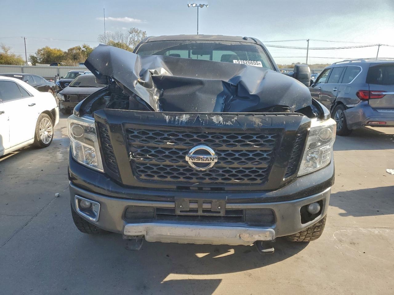 2017 Nissan Titan Xd Sl - Image 5