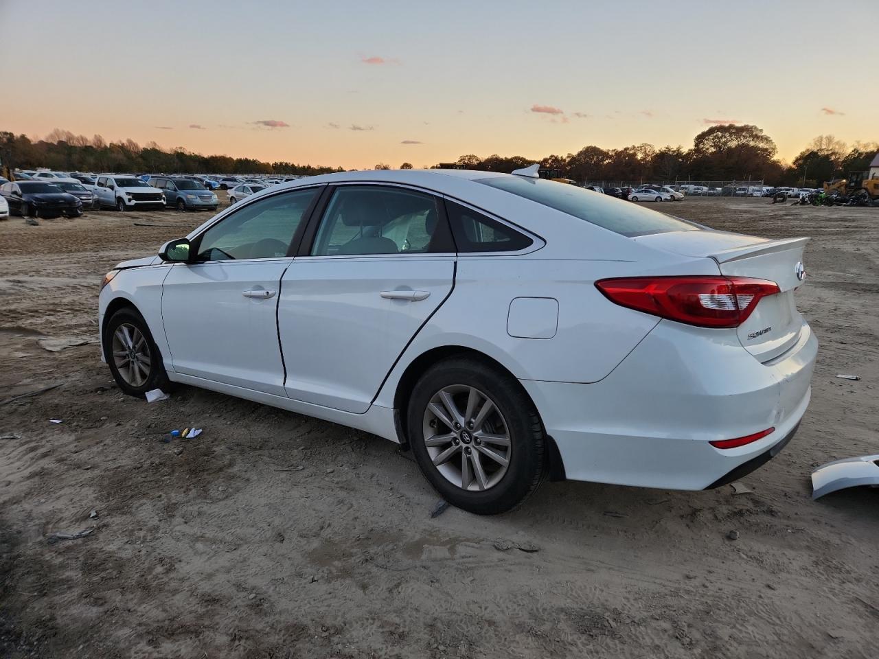 2016 Hyundai Sonata Se - Фото 2