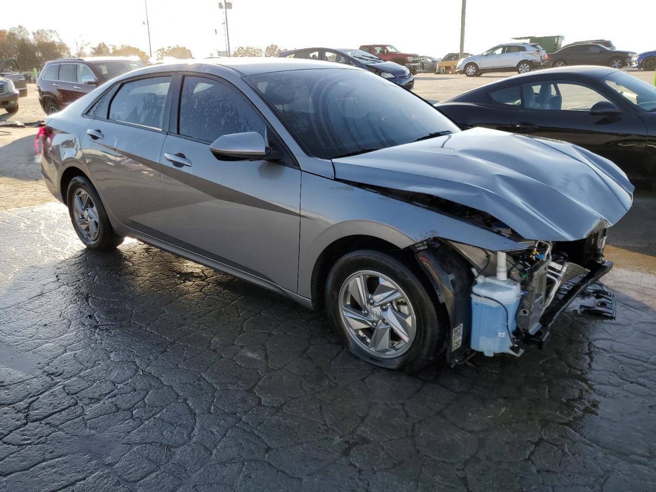 2024 Hyundai Elantra Se - Фото 4