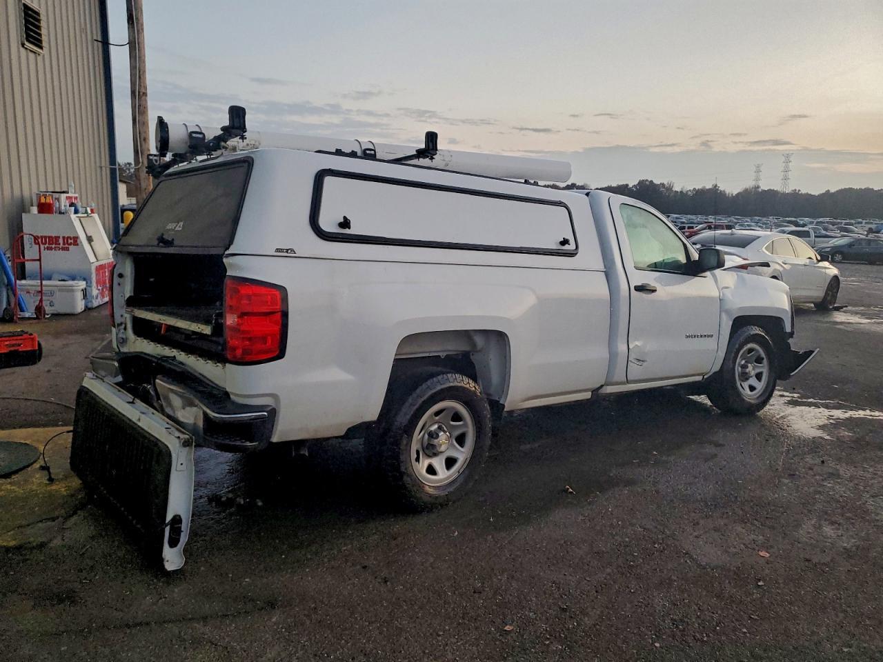 2018 Chevrolet Silverado C1500 - Фото 3