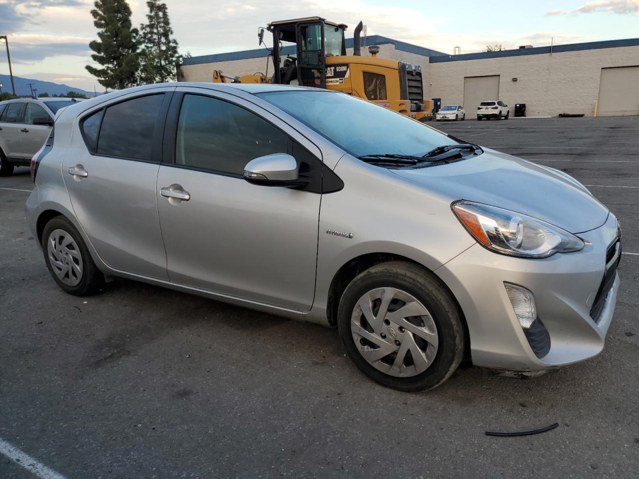 2016 Toyota Prius C - Фото 4