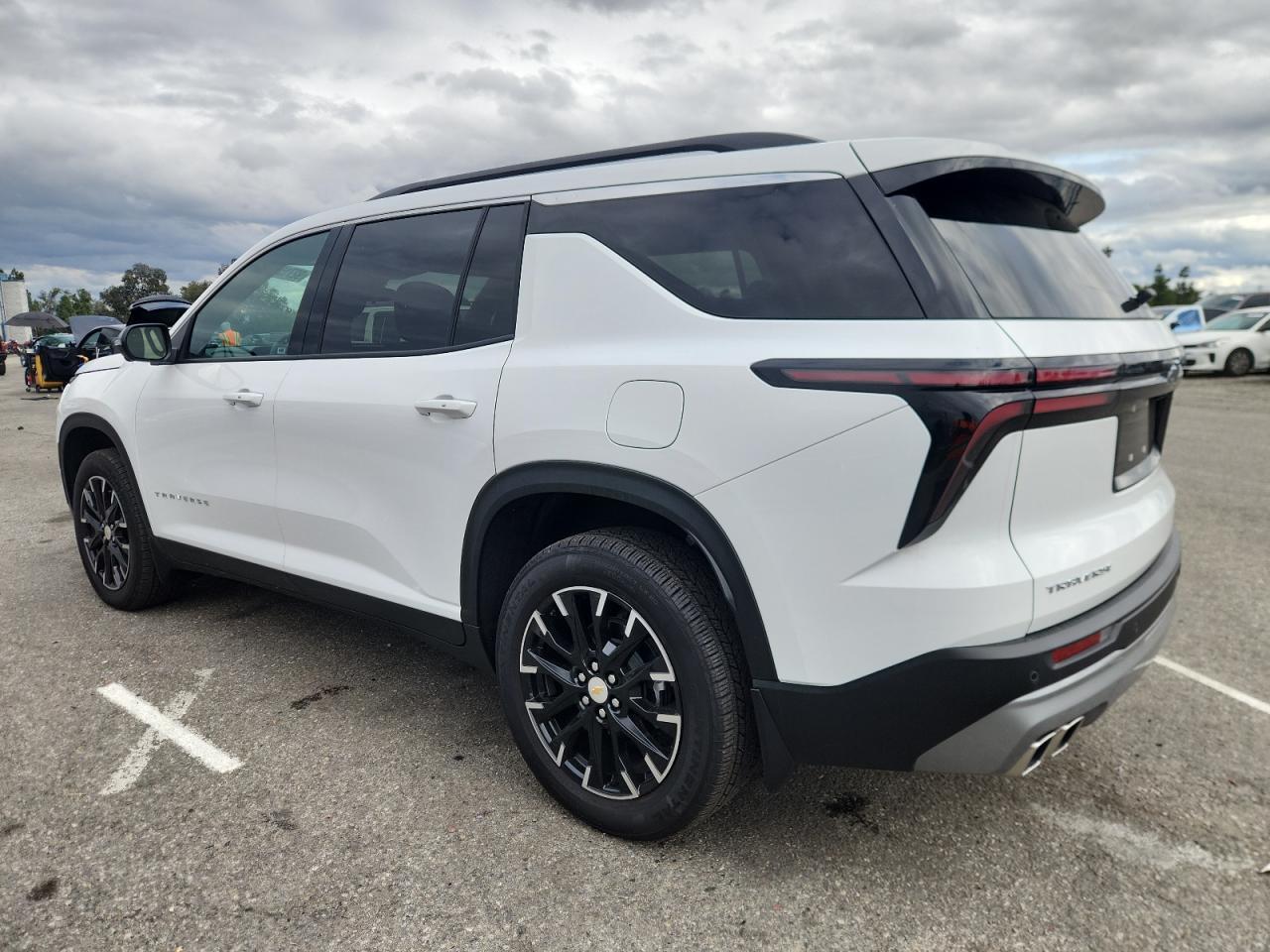 2025 Chevrolet Traverse Lt - Фото 2