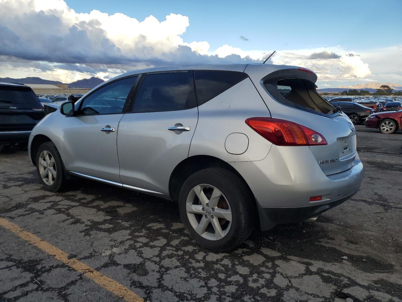 2010 Nissan Murano S - Фото 2