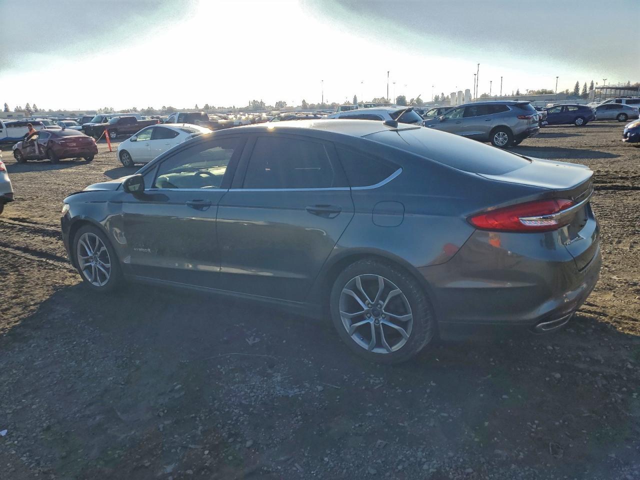 2017 Ford Fusion Se Hybrid - Image 2