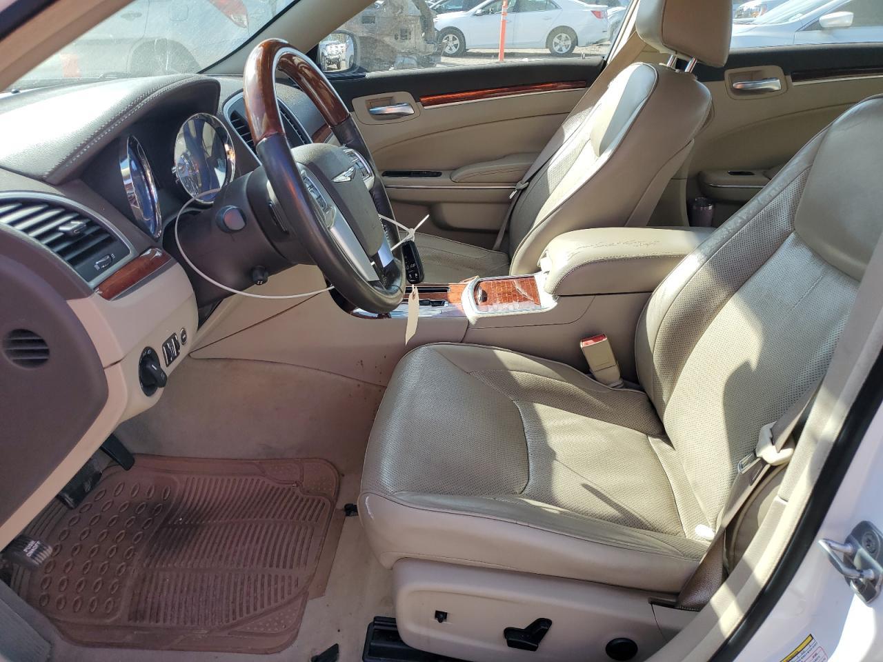 2011 Chrysler 300C - Фото 7