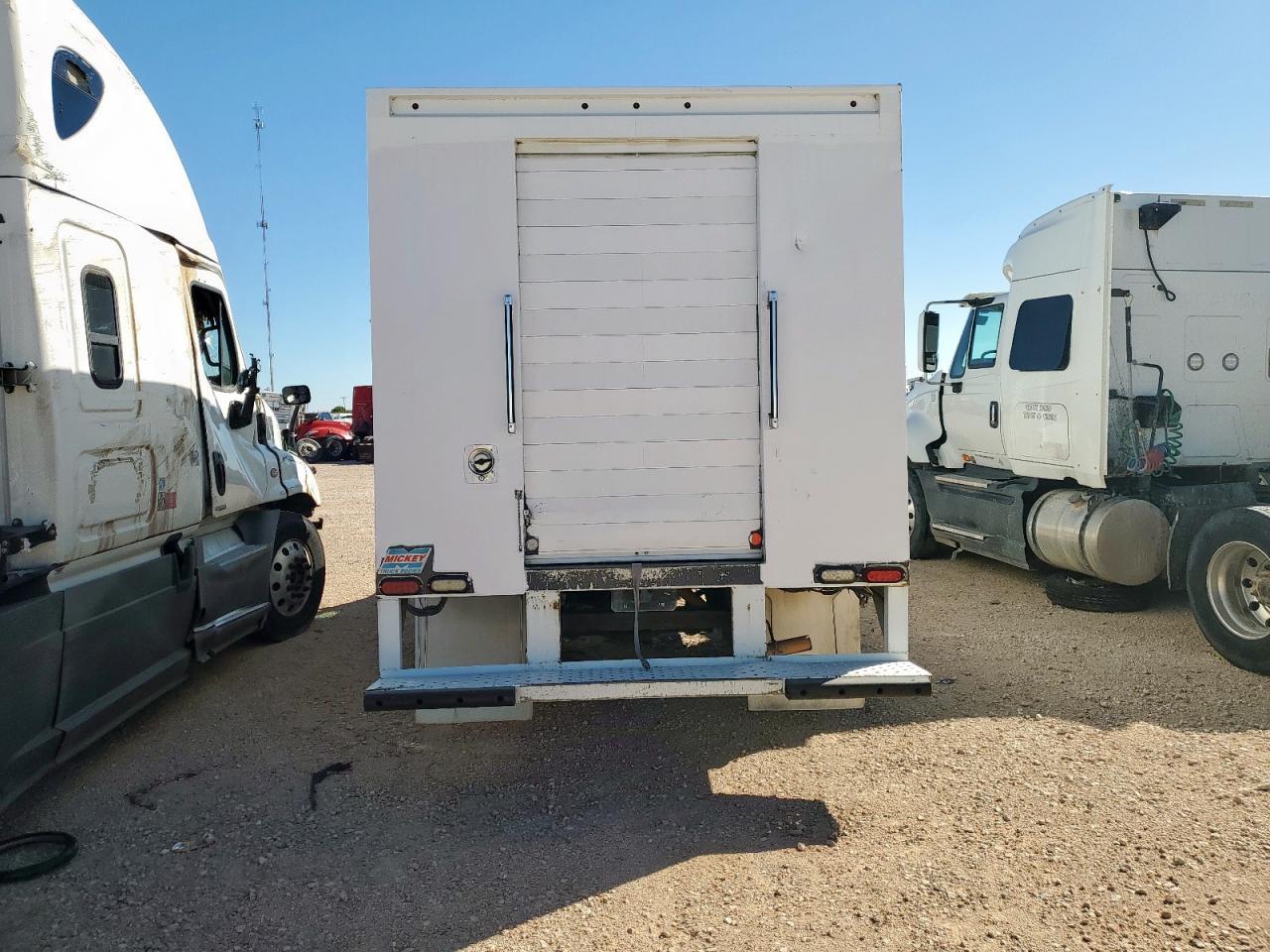 2015 Chevrolet Express G4500 - Фото 6