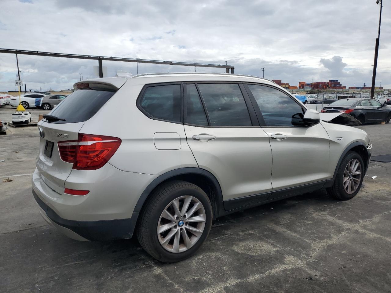 2017 BMW X3 Sdrive28I - Фото 3