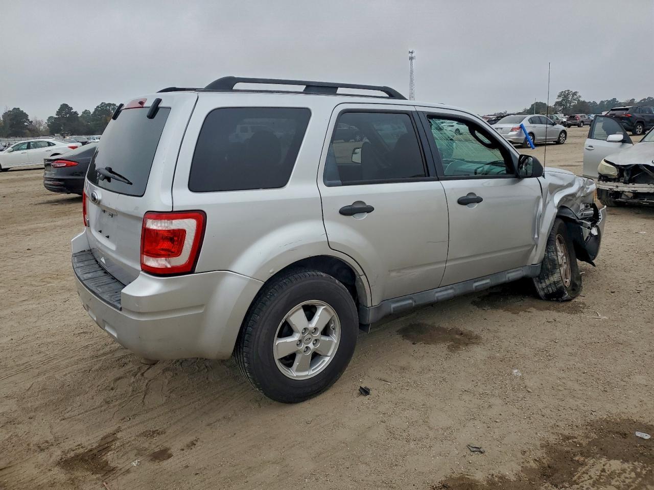 2011 Ford Escape Xlt - Фото 3