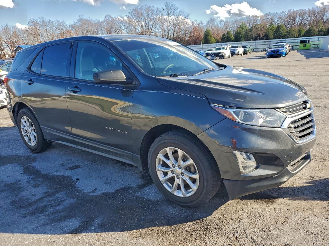 2019 Chevrolet Equinox Ls - Image 4