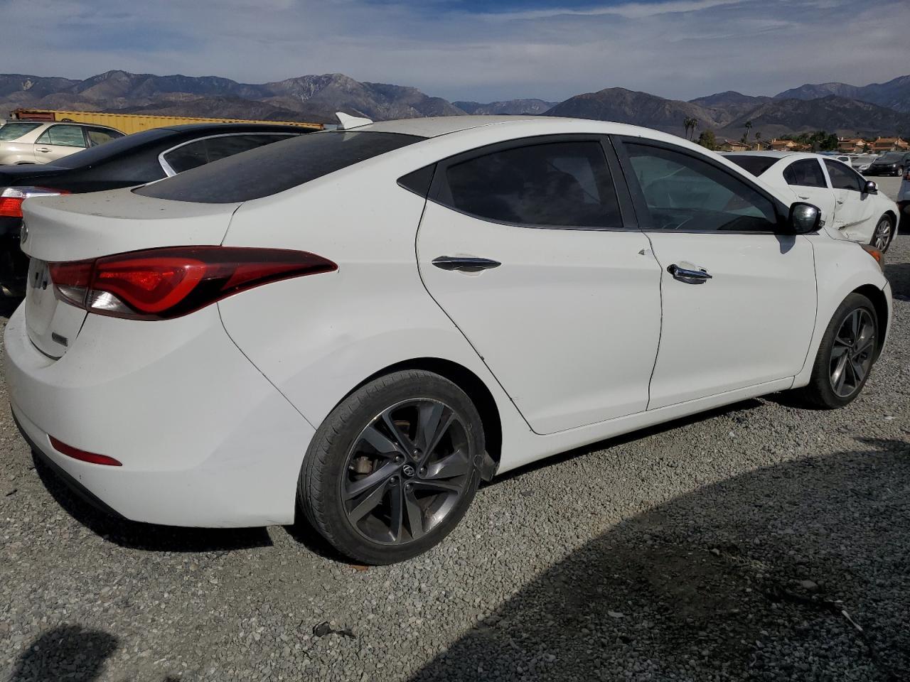 2014 Hyundai Elantra Se - Image 3