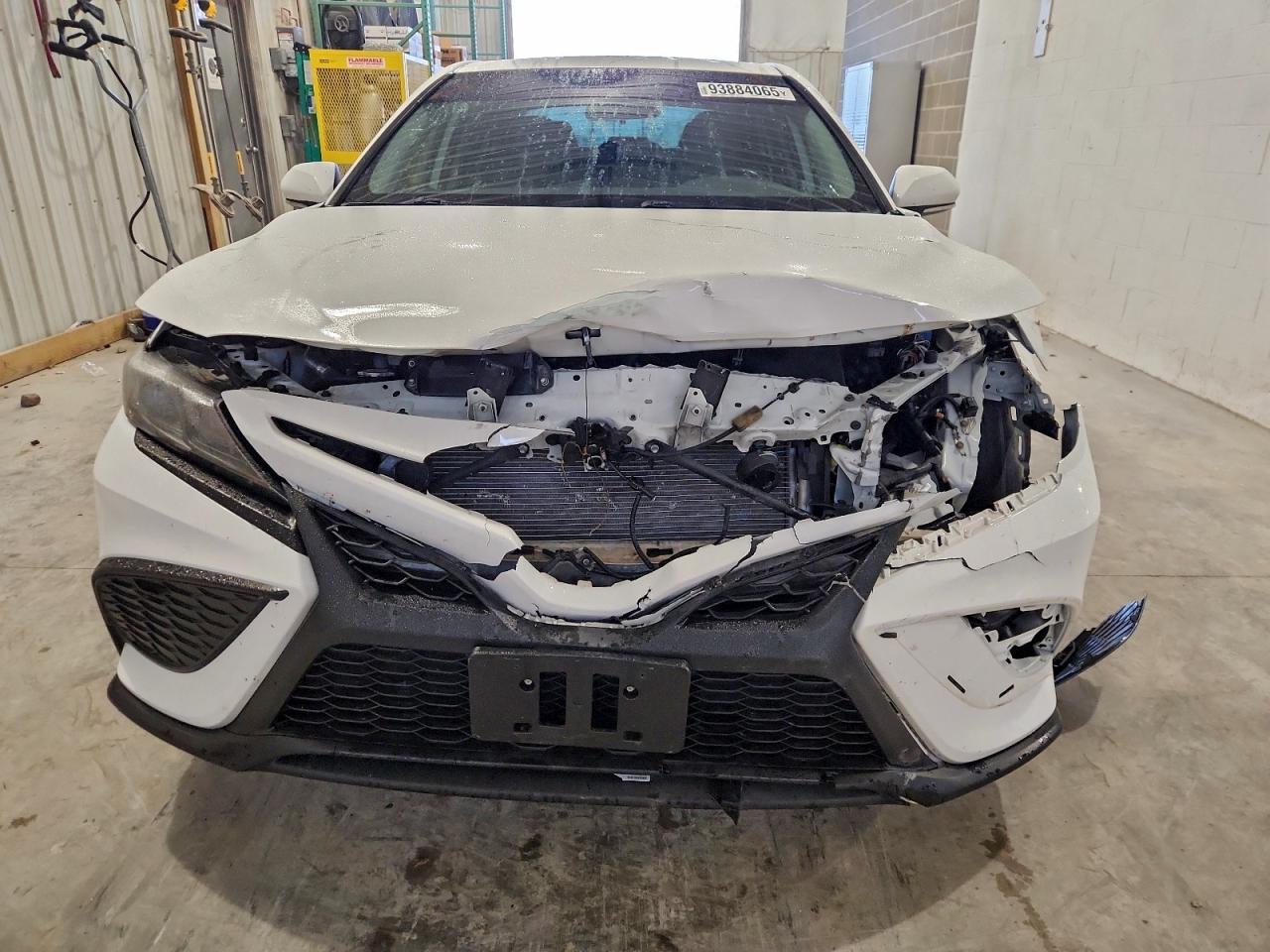 2022 Toyota Camry Se - Фото 5