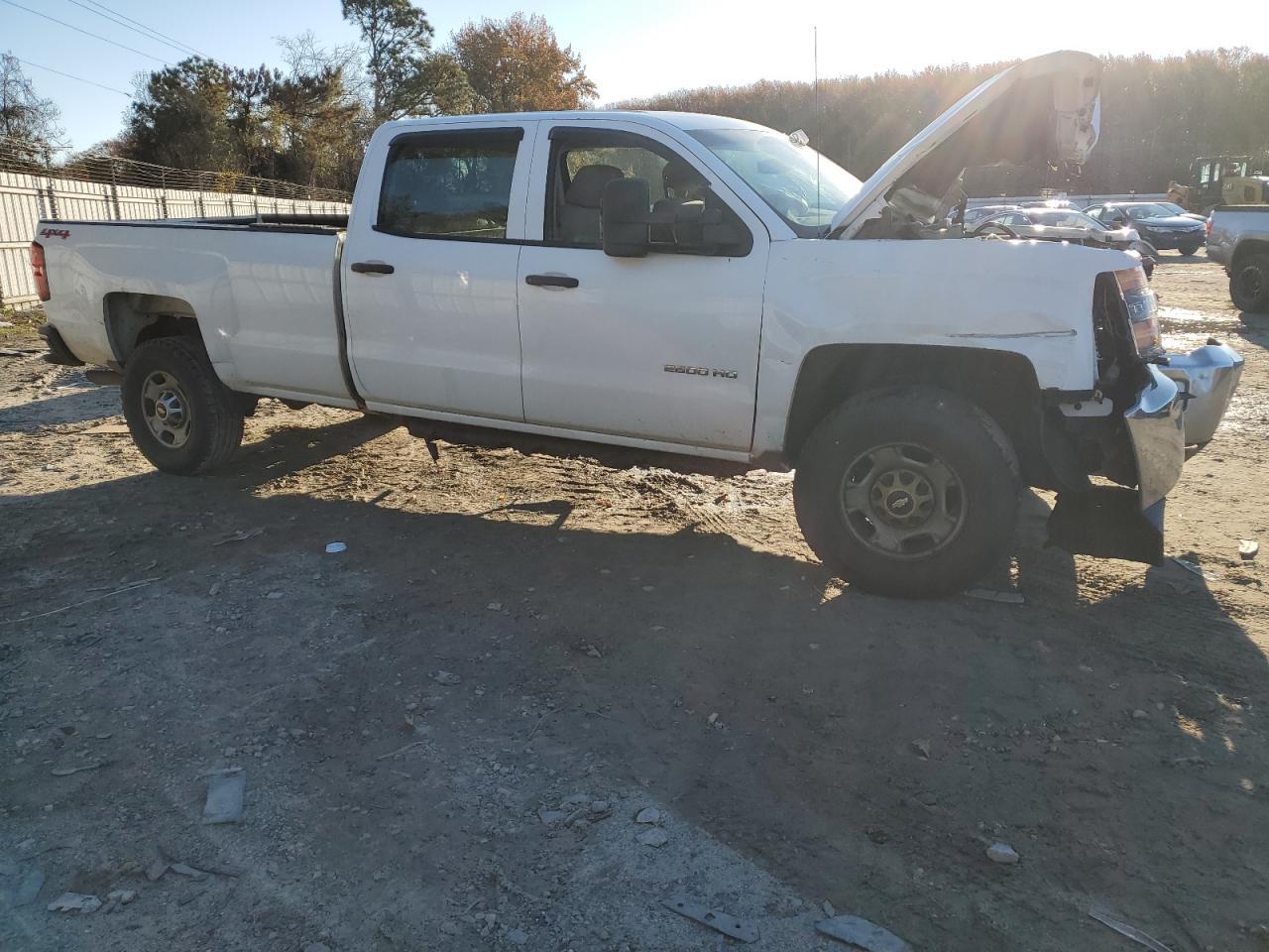2015 Chevrolet Silverado K2500 Heavy Duty - Image 4