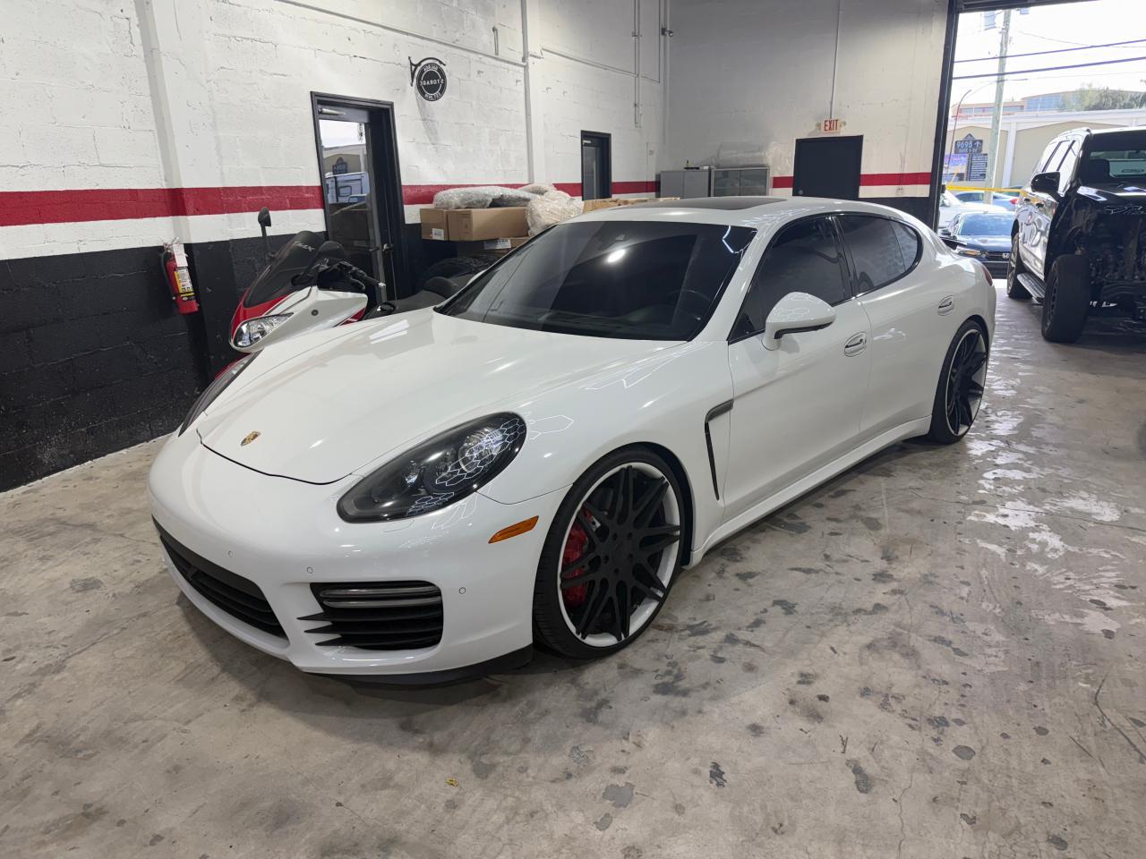 2015 Porsche Panamera Gts - Фото 2
